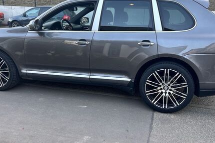 Porsche Cayenne 215.600 km 11.890 &euro; Leonberg 71229
