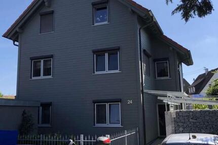 Schönes WG-Zimmer in 4,5-Zi.-Wohnung für Berufstätige & Pendler 4 zimmer