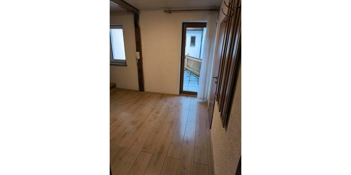 Etagenwohnung Weil der Stadt - 4 Zimmer, 110 m&sup2;, 1.800&euro; | Angebot:26393617