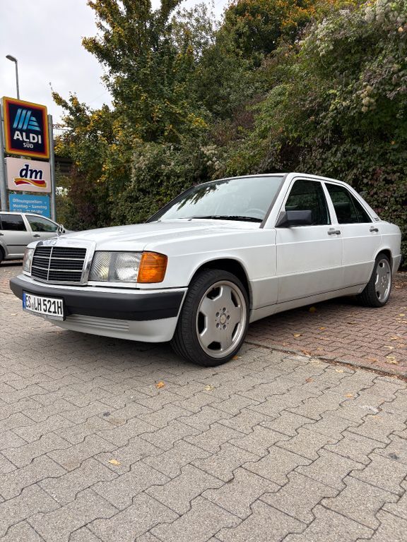 Mercedes-Benz 190 203.000 km 6.500 € Altbach 73776