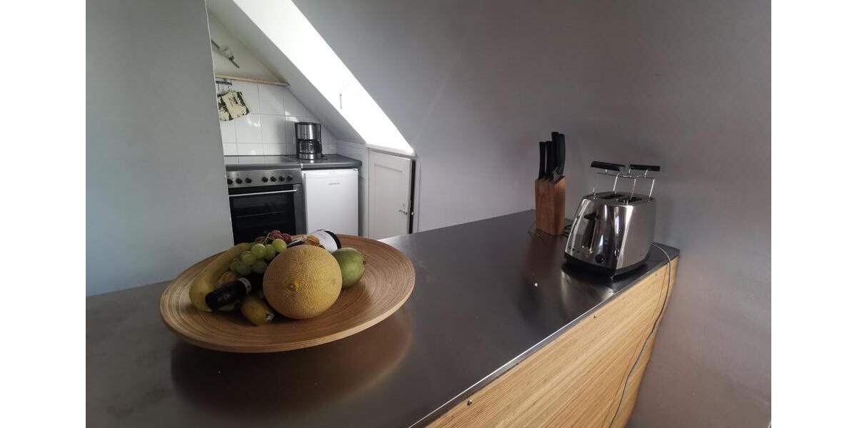 Dachgeschoßwohnung Stuttgart Degerloch - 2 Zimmer, 47 m&sup2;, 890&euro; | Angebot:24593198