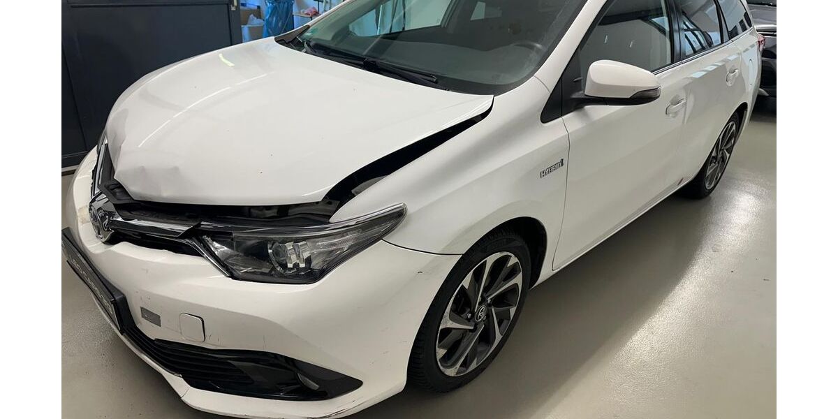 Toyota Auris 121.101 km 9.990 &euro; LEONBERG 71229