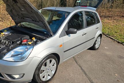 Ford Fiesta 82.640 km 5.480 &euro; Sindelfingen 71067