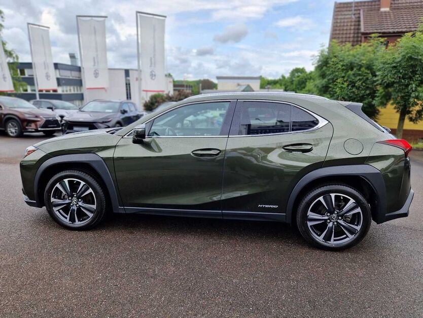 Lexus UX 9.828 km 30.990 € Nürtingen 72622