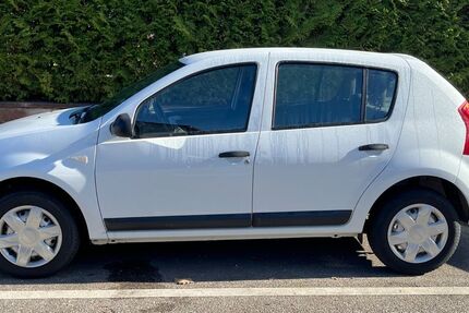 Dacia Sandero 49.900 km 3.150 &euro; Stuttgart 70567