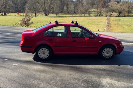 VW Bora 236.000 km 1.899 &euro; Böblingen 71032