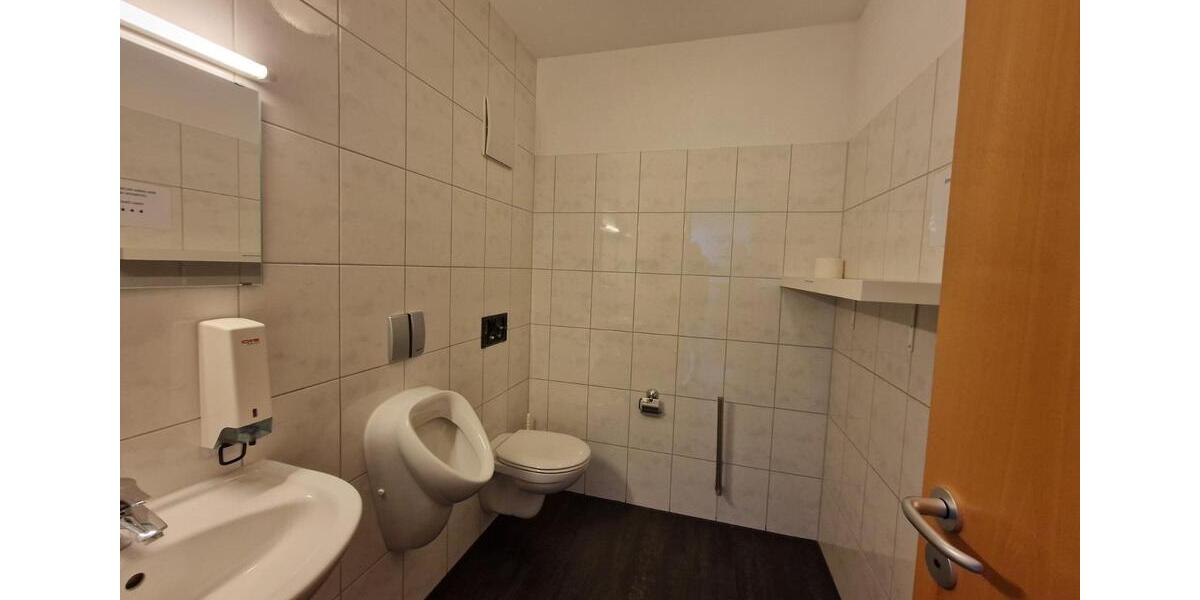 Gewerbeobjekt Reutlingen Altenburg - 2.100&euro; | Angebot:24642583