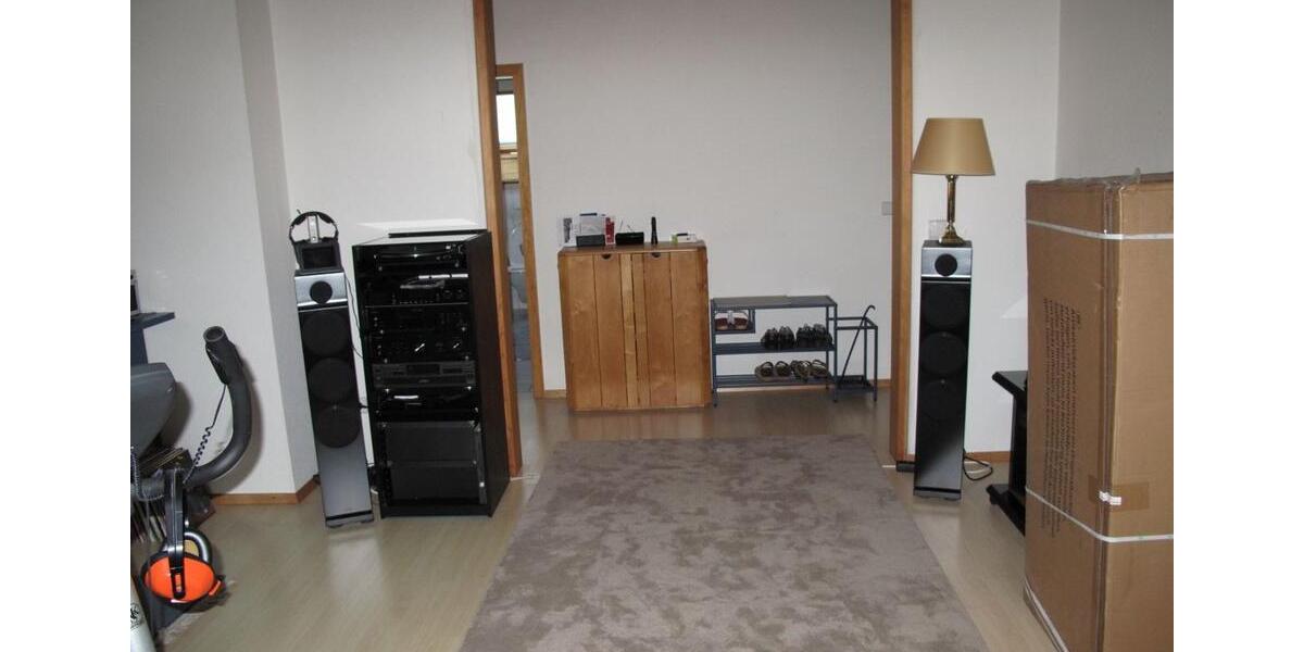 Dachgeschoßwohnung Freiberg am Neckar - 3.5 Zimmer, 77 m&sup2;, 350.000&euro; | Angebot:23176973