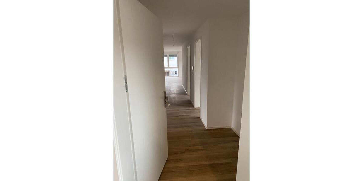 Dachgeschoßwohnung Gomaringen - 4 Zimmer, 105 m&sup2;, 1.300&euro; | Angebot:24619607