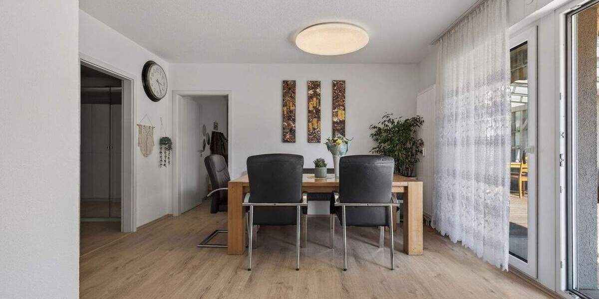 Mehrfamilienhaus, Wohnhaus Pforzheim Südoststadt - 8 Zimmer, 221 m&sup2;, 899.000&euro; | Angebot:25909413