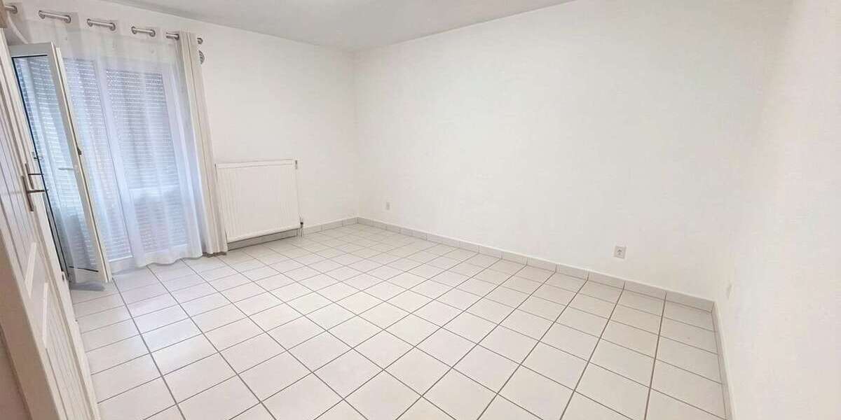 Großzügige 4-Zimmer-Wohnung mit Balkon & Loggia in Esslingen - 4- Esslingen am Neckar Oberesslingen | Angebot:27496970