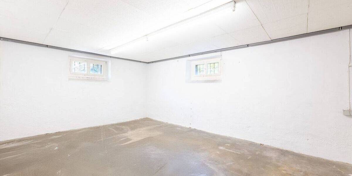 Mehrfamilienhaus, Wohnhaus Stuttgart Degerloch - 8 Zimmer, 170 m&sup2;, 775.000&euro; | Angebot:22275505