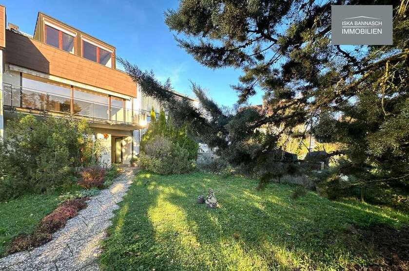 Haus zum Kaufen in Stuttgart 878.000 € 210 m² 6 zimmer