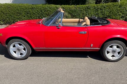 Fiat 124 Spider 130.000 km 11.900 &euro; Reutlingen 72768