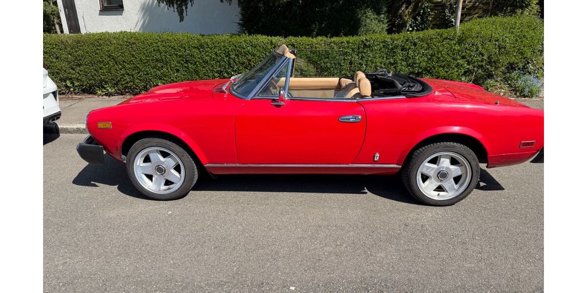Fiat 124 Spider 130.000 km 11.900 &euro; Reutlingen 72768