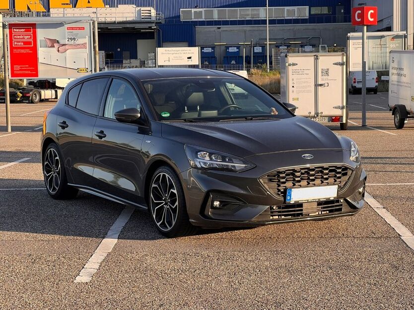 Ford Focus 88.500 km 16.900 € Stuttgart 70372