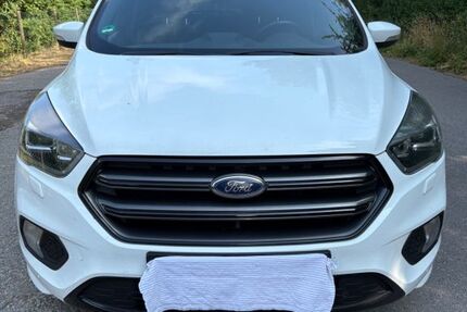 Ford Kuga 90.000 km 13.999 &euro; Waldenbuch 71111
