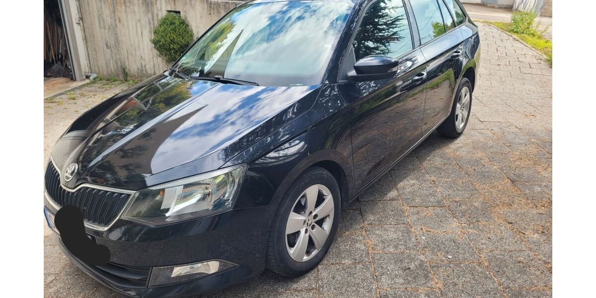 Skoda Fabia 80.000 km 8.500 &euro; Stuttgart 70184