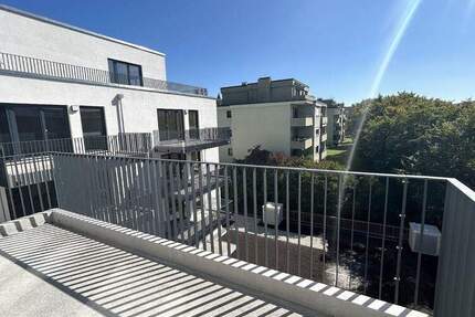 Moderner Wohnkomfort - viel Platz + Freiraum! 5 Zimmer + Süd-Balkon, Einbauküche, 2 Bäder, Aufzug 5 zimmer