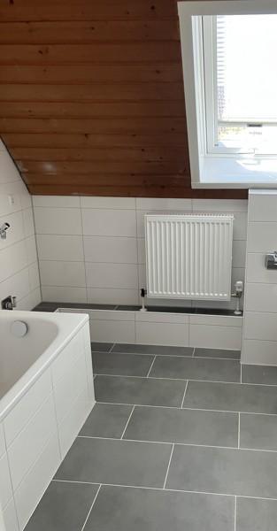 3-Zimmer-Dachgeschoß-Wohnnung in Bahnhofsnähe zimmer