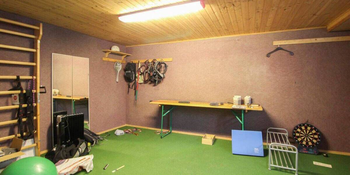 Reihenmittelhaus Stuttgart Steckfeld - 9 Zimmer, 208 m&sup2;, 765.000&euro; | Angebot:26673990