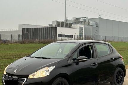 Peugeot 208 80.000 km 3.900 &euro; Rottenburg 72108