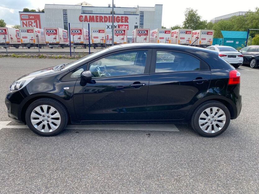 Kia Rio 117.134 km 5.890 € Böblingen 71034