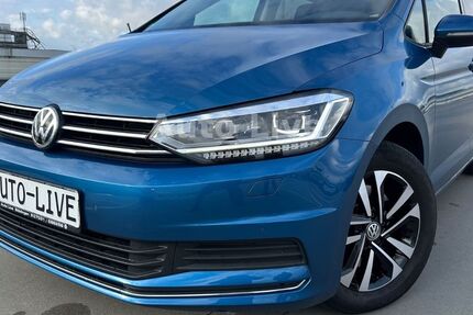 VW Touran 150.000 km 16.990 € Böblingen/Stuttgart 71034