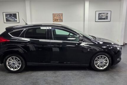 Ford Focus 70.000 km 11.990 &euro; Asperg/Ludwigsburg bei Stuttgart 71679