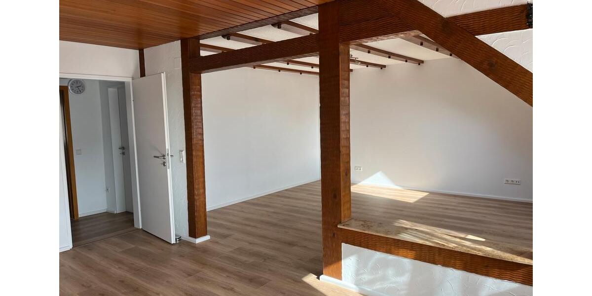 Dachgeschoßwohnung Gäufelden - 2 Zimmer, 65 m&sup2;, 1.080&euro; | Angebot:25400819