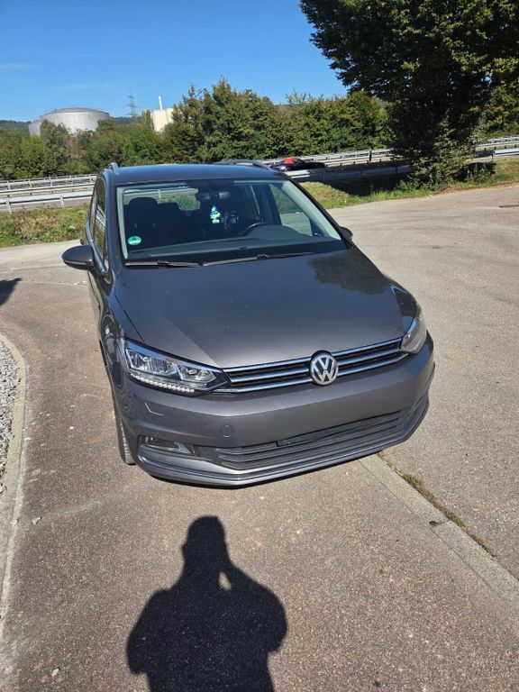 VW Touran 214.771 km 12.499 € Altbach 73776