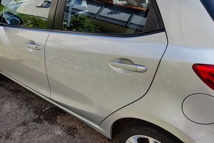 Mazda 2 203.000 km 2.400 &euro; Pforzheim 75177