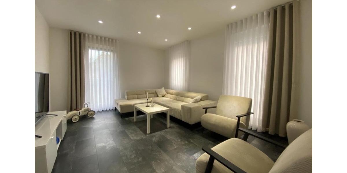 Doppelhaushälfte Calw - 7 Zimmer, 150 m&sup2;, 375.000&euro; | Angebot:25805337