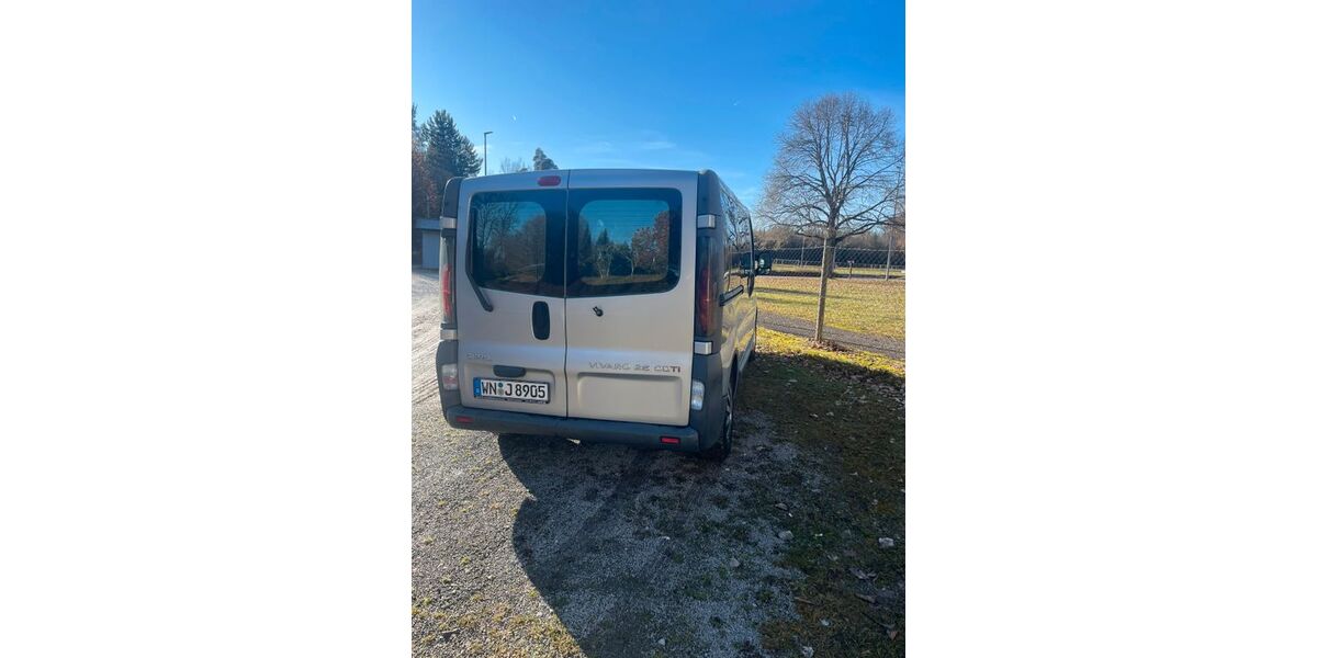 Opel Vivaro 239.000 km 8.000 &euro; Hildrizhausen 71157