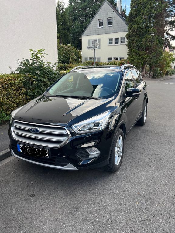 Ford Kuga 69.000 km 12.900 € Stuttgart 70435