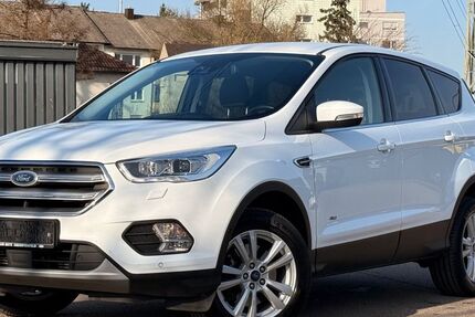 Ford Kuga 154.000 km 11.990 &euro; Asperg 71679