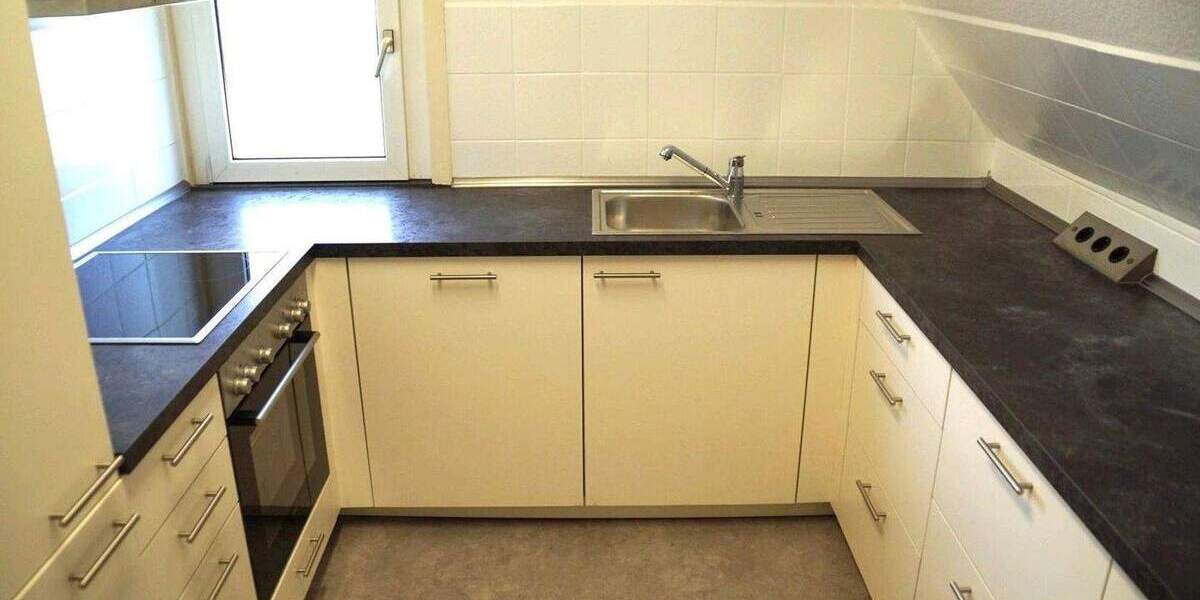 Einfamilienhaus Esslingen am Neckar (Oberesslingen) Oberesslingen - 8 Zimmer, 183 m&sup2;, 599.000&euro; | Angebot:25760346