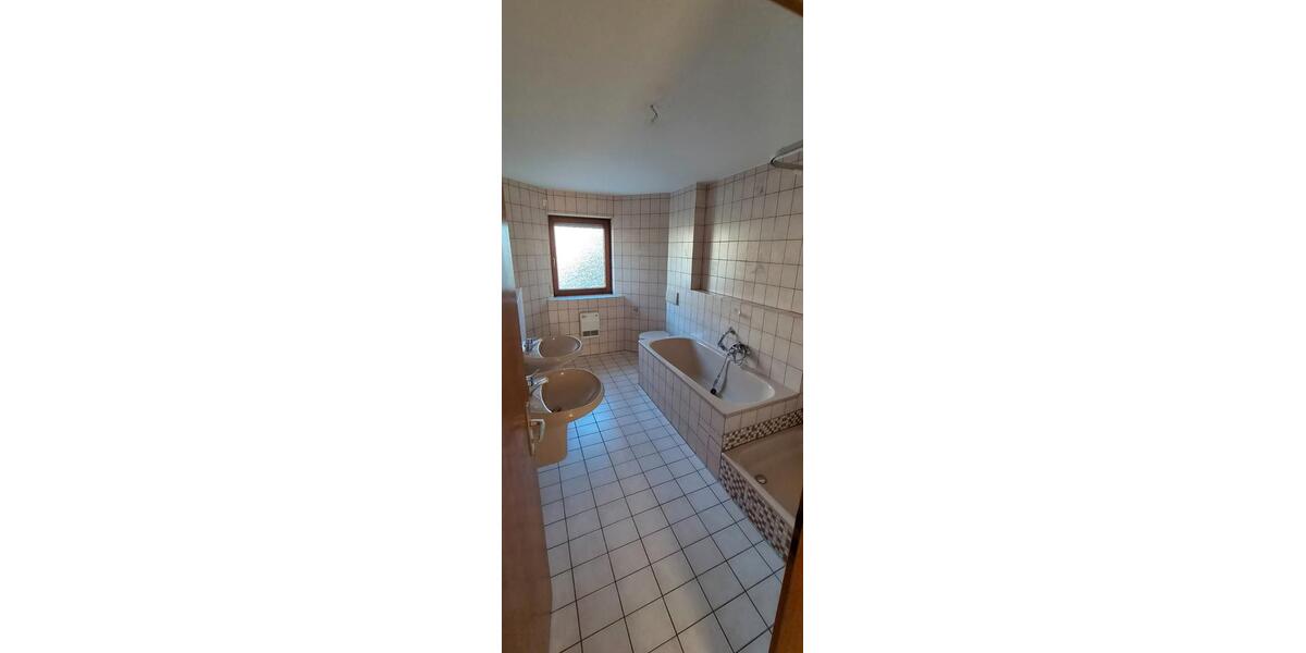 Reihenhaus Wendlingen am Neckar - 6.5 Zimmer, 135 m&sup2;, 1.550&euro; | Angebot:27617674