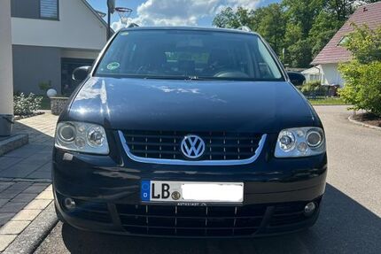 VW Touran 315.000 km 2.100 &euro; Vaihingen 71665