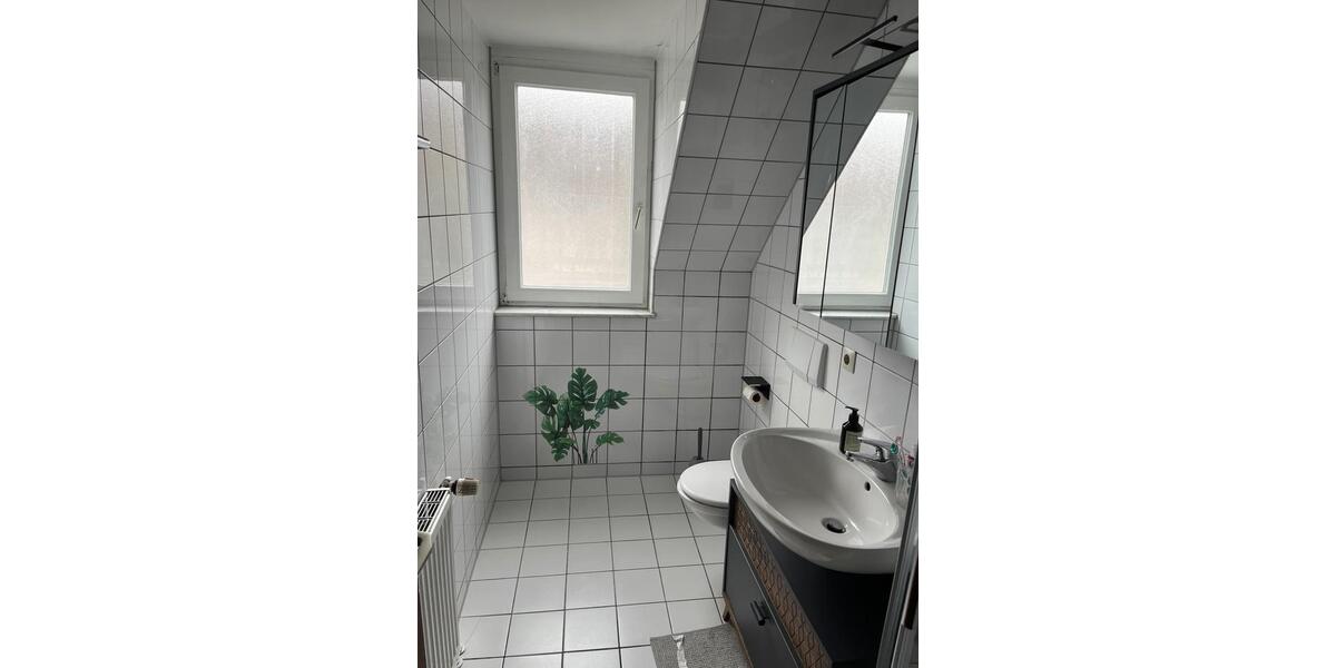 Dachgeschoßwohnung Stuttgart Stuttgart-Süd - 1.5 Zimmer, 45 m&sup2;, 1.200&euro; | Angebot:27625072