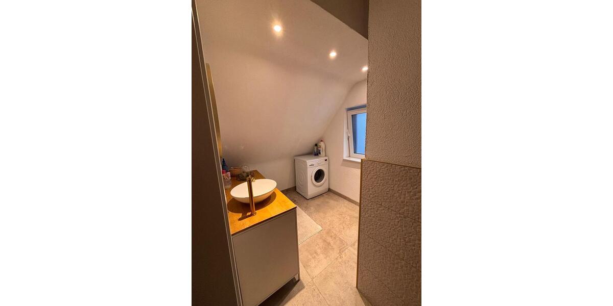 Dachgeschoßwohnung Vaihingen an der Enz - 2 Zimmer, 67 m&sup2;, 1.350&euro; | Angebot:24850539