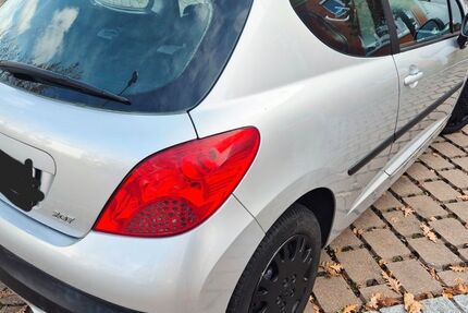 Peugeot 207 157.400 km 1.999 &euro; Filderstadt 70794
