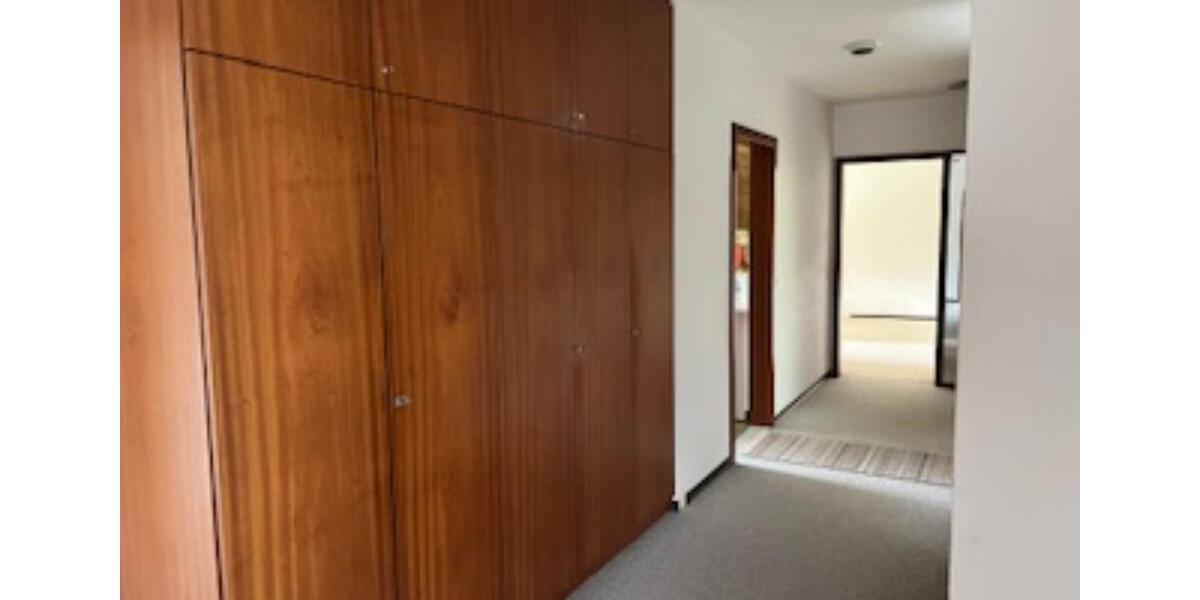 Einfamilienhaus Herrenberg - 3.5 Zimmer, 231 m&sup2;, 640.000&euro; | Angebot:24842540