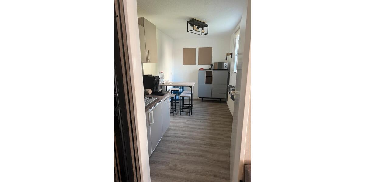 Gewerbefläche Stuttgart-Vaihingen-Rohr-97qm, S-Bahn, Parkplätze zimmer