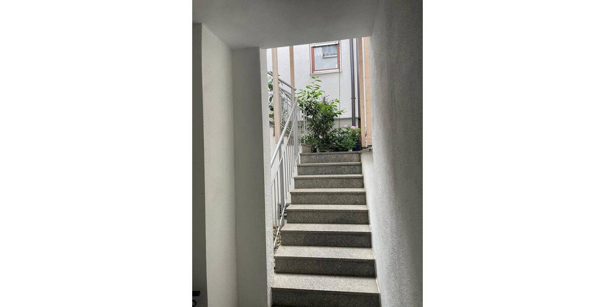 Etagenwohnung Reutlingen Südstadt - 2 Zimmer, 62 m&sup2;, 920&euro; | Angebot:26825019