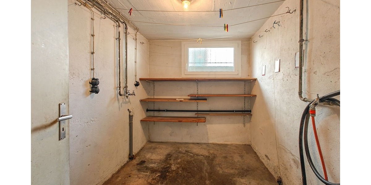 Einfamilien- oder Generationenhaus: 5 Zimmer, 128 m² Wohnfläche auf 635 m² Grundstück - Zweifamilienhaus Bempflingen Kleinbettlingen | Angebot:27513176