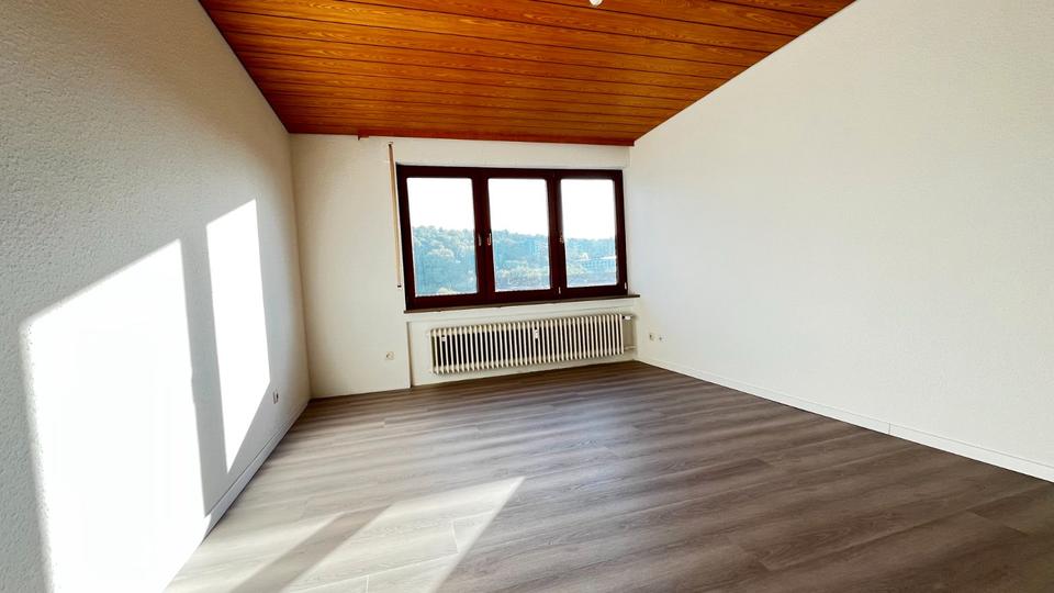 Etagenwohnung Esslingen am Neckar Hegensberg - 3.5 Zimmer, 96 m&sup2;, 1.120&euro; | Angebot:27595882