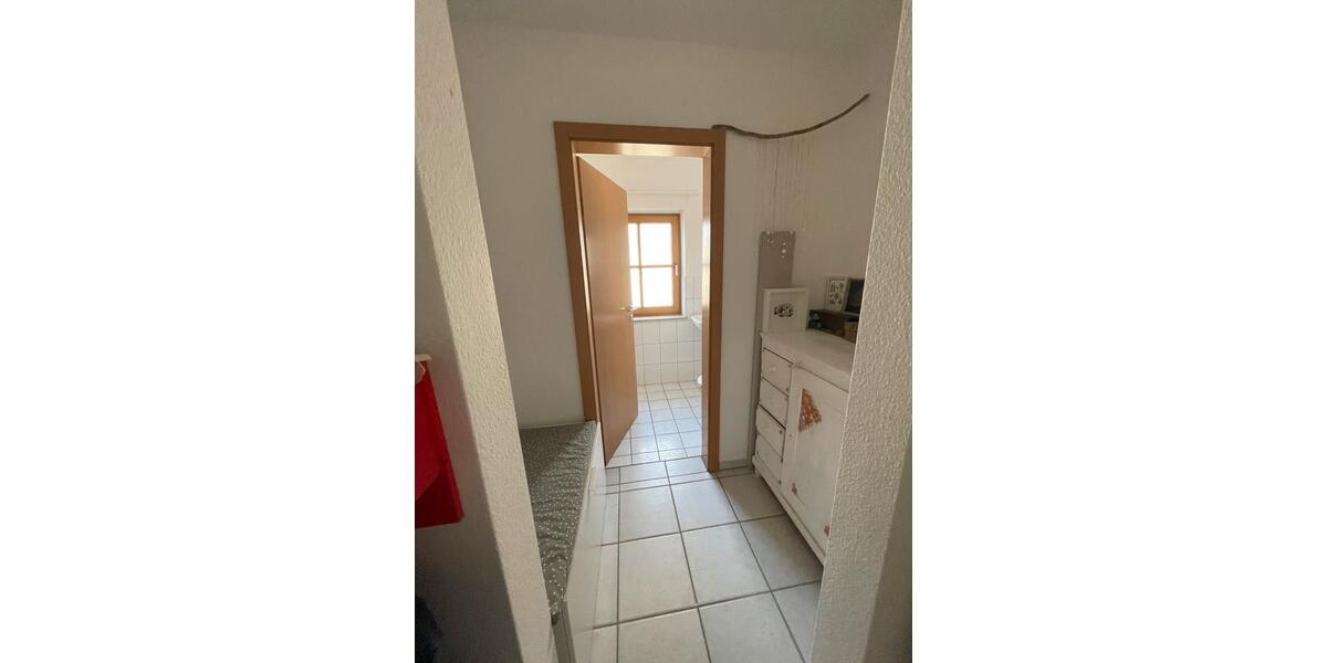 Dachgeschoßwohnung Rottenburg am Neckar - 3 Zimmer, 72 m&sup2;, 1.300&euro; | Angebot:24609257