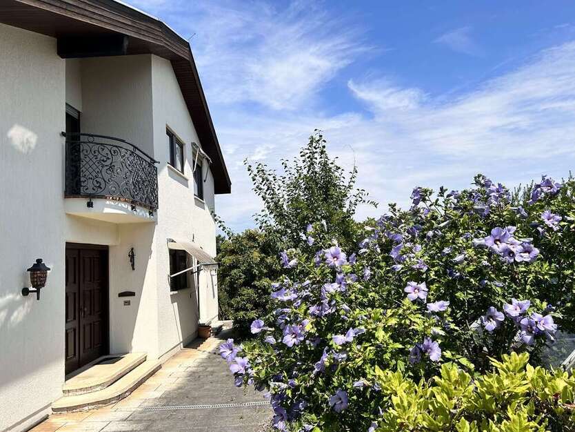 Haus zum Kaufen in Pforzheim 998.000 € 556.03 m²