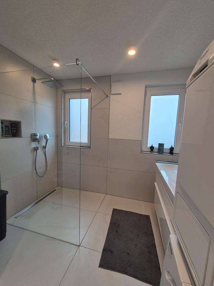 Wunderschöne 5 Zimmer Wohnung KfW 55 mit EBK und TG 2 Stellplätzen zu vermieten zimmer